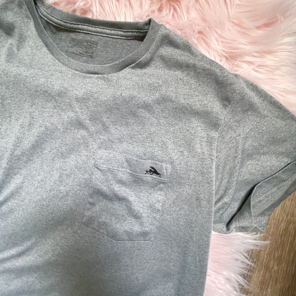 Men’s Patagonia Grey Sport T-Shirt Size Large Dry Slim Fit